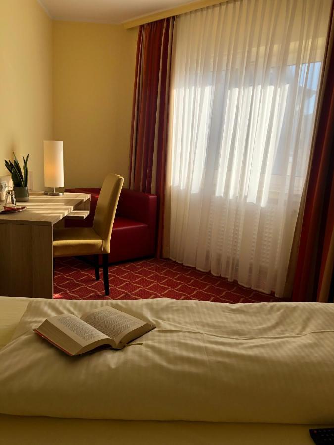 Montana Hotel Koeln-Bonn Airport ترويسدورف المظهر الخارجي الصورة