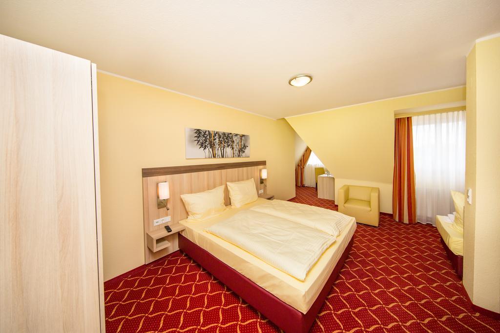 Montana Hotel Koeln-Bonn Airport ترويسدورف المظهر الخارجي الصورة
